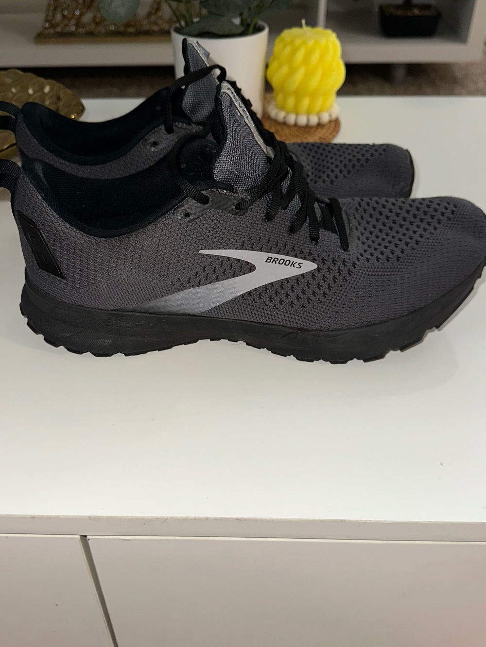 Brooks Men's Gray and Black Knit Running Shoes